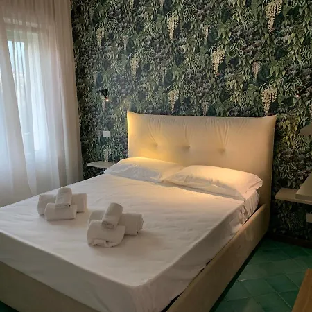 Giga Mare Apartments Сорренто