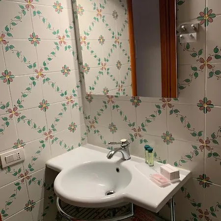 Giga Mare Apartments Сорренто